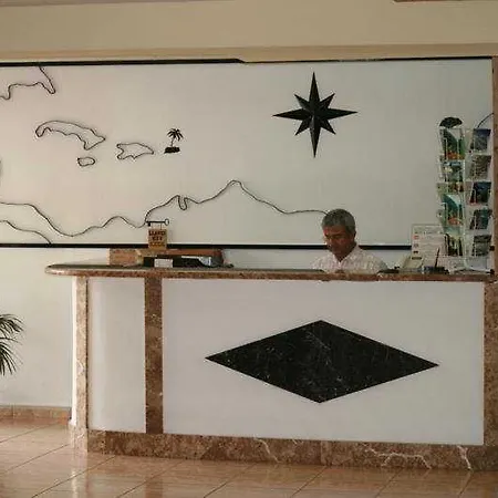 Ξενοδοχείο με διαμερίσματα Borinquen